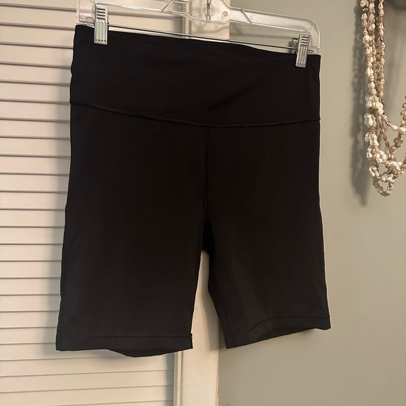 Athleta Ultimate Stash Bike Shorts - Picture 3 of 7